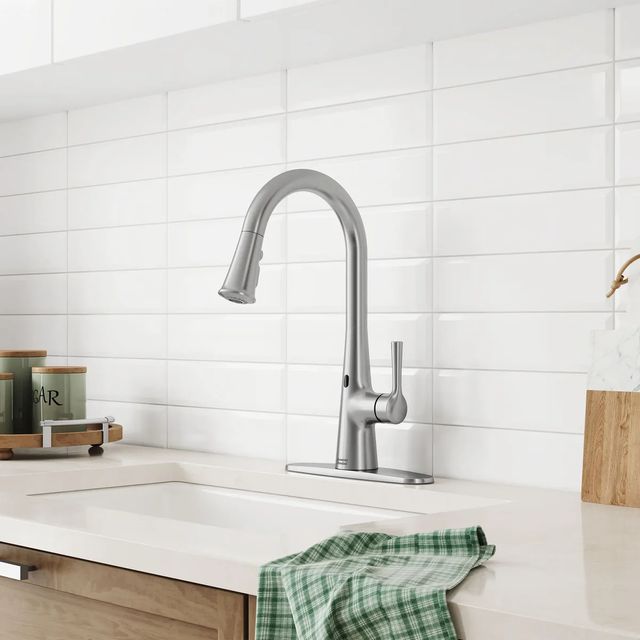 American Standard Southport Stainless Steel Single-Handle Pull-Down Dual Spray Kitchen Faucet-4