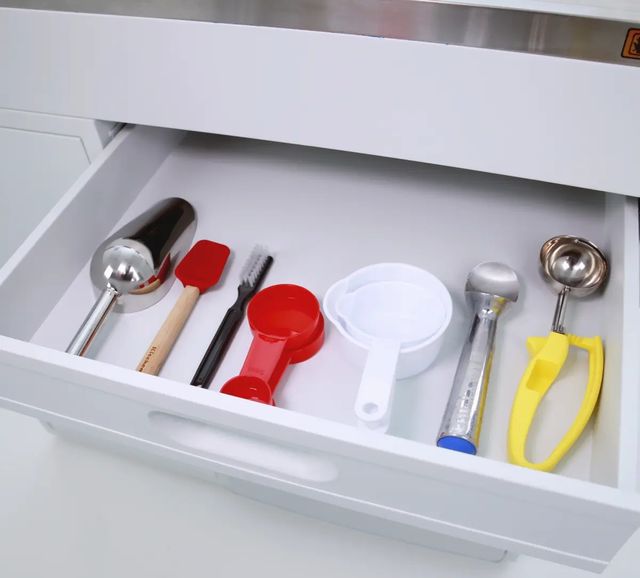 Avanti® 36" White Kitchenette-8
