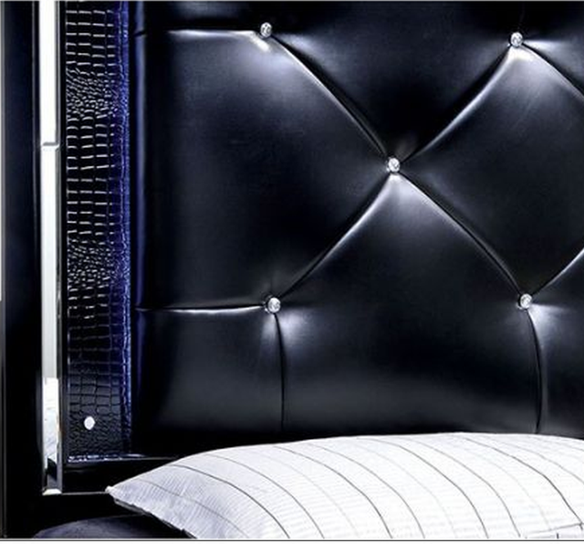 Furniture of America® Bellanova California King Bed-2