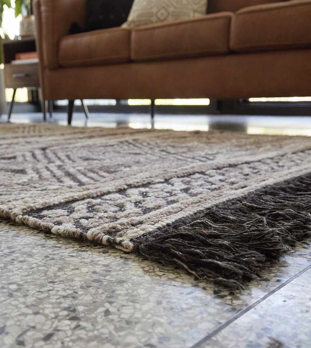 Signature Design by Ashley® Kylin Taupe/Black 5' x 7' Medium Area Rug-2