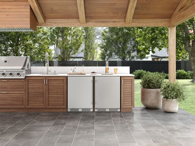 Zephyr Presrv™ 24" Stainless Steel Outdoor Under-Counter Refrigerator -4