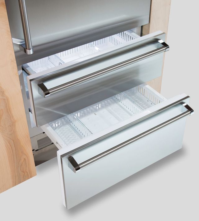 Viking® Professional 7 Series 20.0 Cu. Ft. Stainless Steel Built In Bottom Freezer Refrigerator-3
