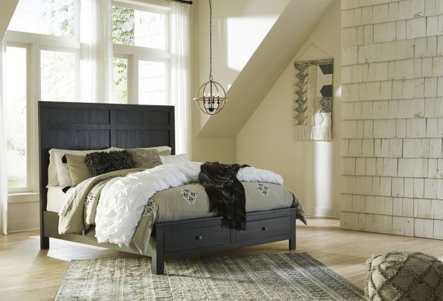 Benchcraft® Noorbrook 2-Piece Black Queen Storage Panel Bed Set-3