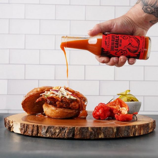 Traeger® Carolina Reaper and Garlic Hot Sauce-2