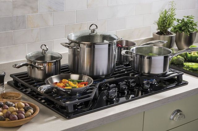 GE® 30" Black Built-In Gas Cooktop-3