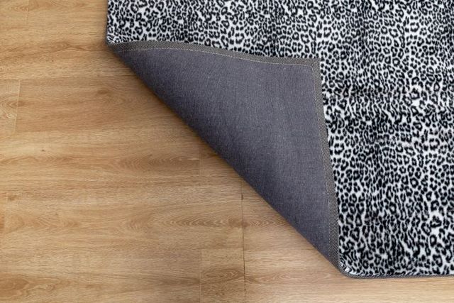 MDA Rugs Faux 5'x7' Style 1 Area Rug-3