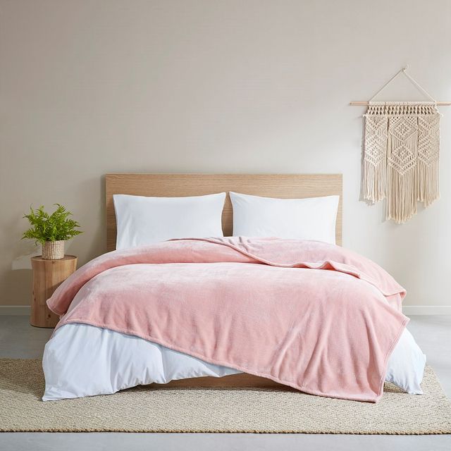 Olliix by Clean Spaces Antimicrobial Plush Blush Full/Queen Blanket-4