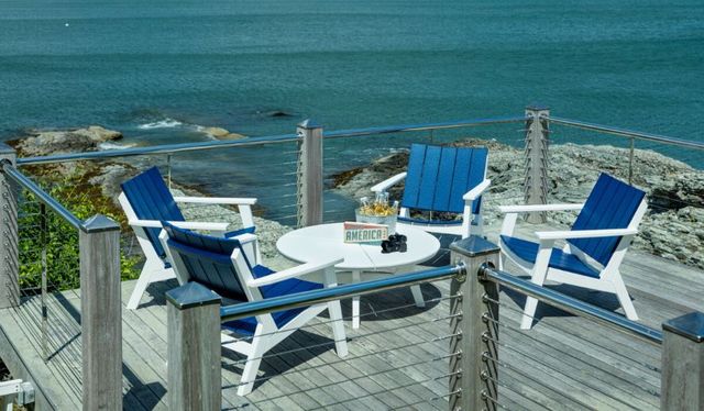 Seaside Casual DEX Round Chat Table-2