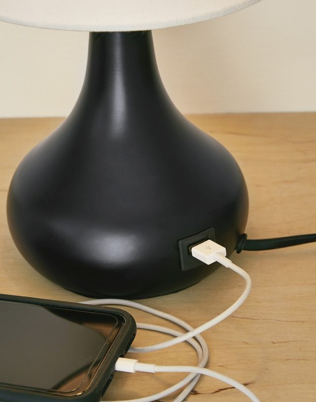 Signature Design by Ashley® Camdale Black Metal Table Lamp-1