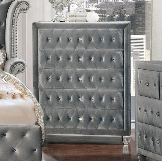 Furniture of America® Alzir Gray Chest-1