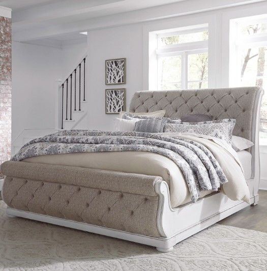 Liberty Furniture Magnolia Manor Antique White/Gray California King Upholstered Sleigh Bed-1
