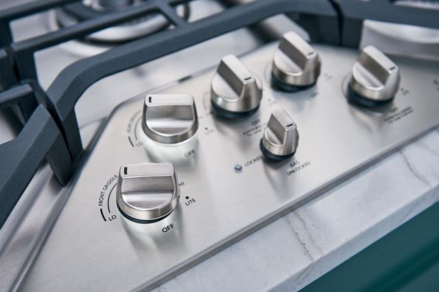 Café™ 30" Stainless Steel Gas Cooktop-3