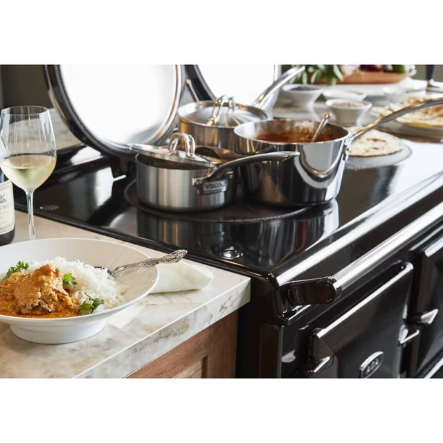 AGA™ eR7 Classic Cast Iron 39" Black Pro Style Electric Range-2