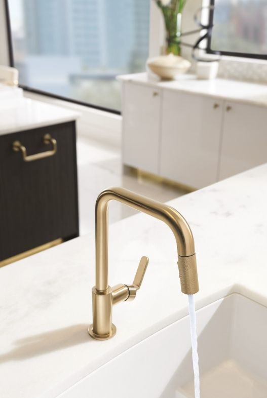 Brizo Litze® Brilliance® Luxe Gold® SmartTouch® Pull-Down Kitchen Faucet with Square Spout and Industrial Handle-4