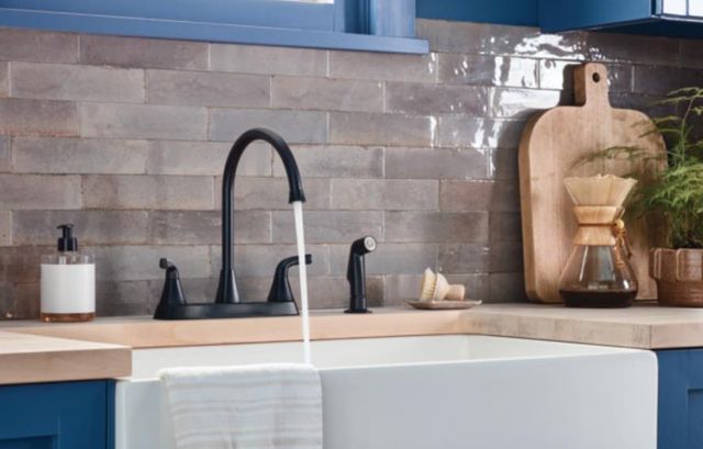Peerless Parkwood® Matte Black 2-Handle Kitchen Faucet -2