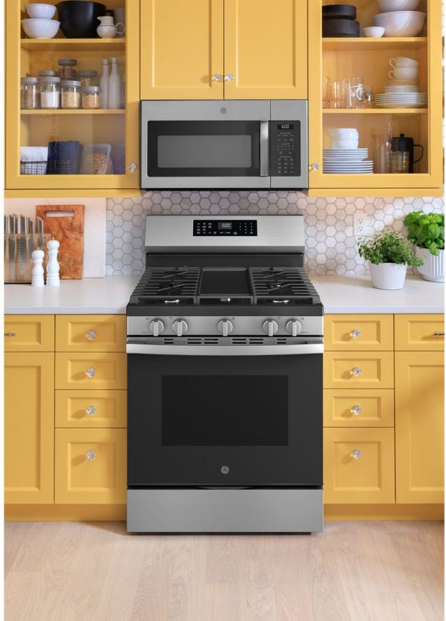 GE® 30'' Stainless Steel Freestanding Gas Range-6