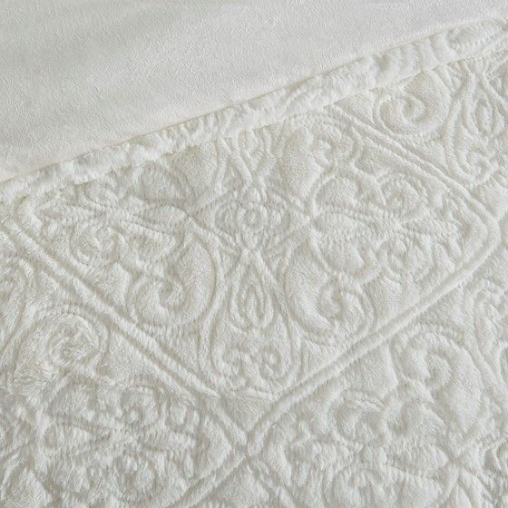Olliix by Madison Park Bismarck Ivory King Ultra Plush Comforter Mini Set-3