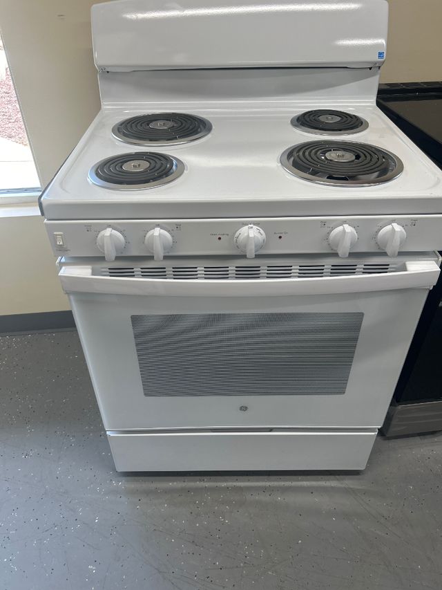 OUT OF BOX GE® 30" White Freestanding Electric Range-0