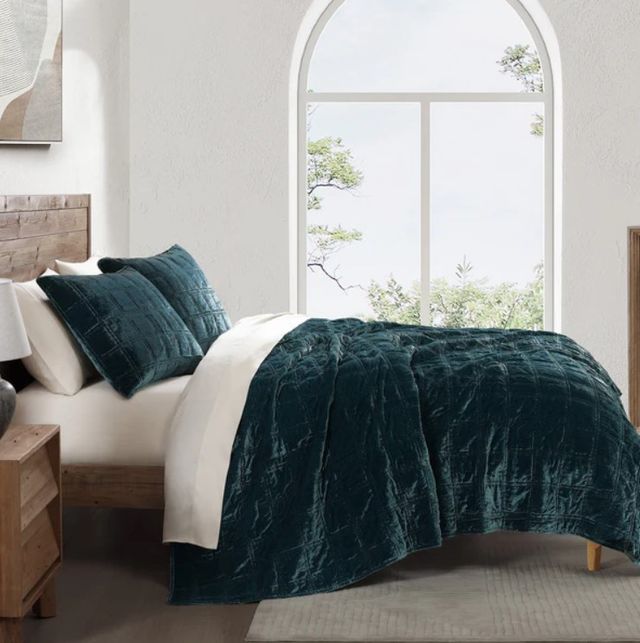 HiEnd Accents Stella Storm Blue King Quilt Set-1