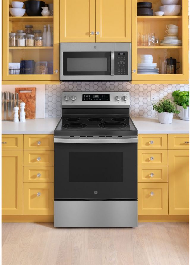 GE® 30'' Stainless Steel Freestanding Electric Range-7