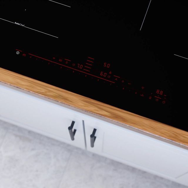 Bosch Benchmark® 30" Black Induction Cooktop-6