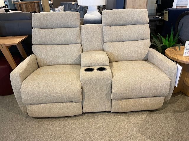 Living Room Loveseats | Essex Home Furnishings Living Room Loveseats | Essex Home Furnishings