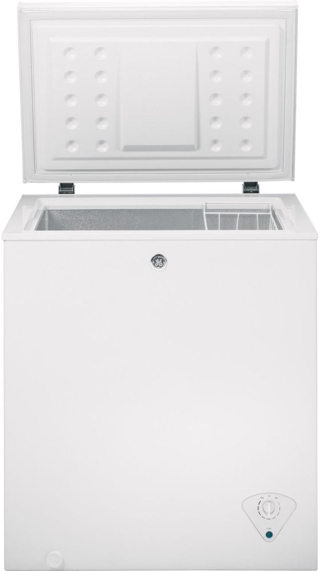 Scratch N' Dent GE® 5.0 Cu. Ft. White Chest Freezer -2