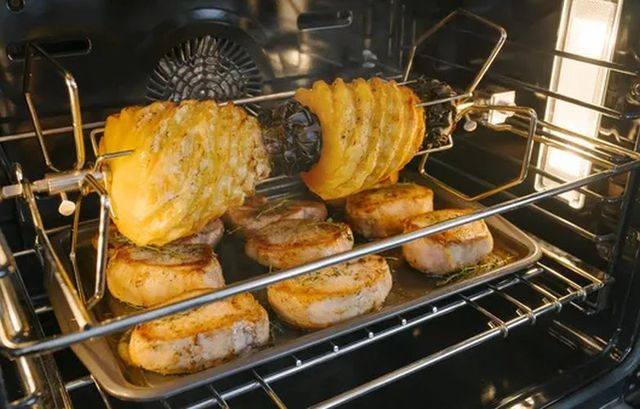 Thermador® Masterpiece® 30" Stainless Steel Electric Built in Single Oven-3