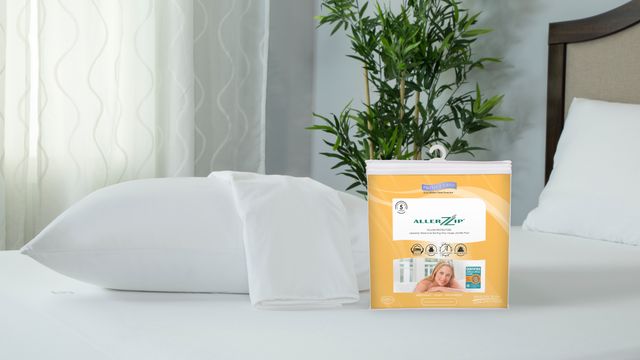 Protect-A-Bed® Originals White AllerZip® Queen Pillow Protector-1