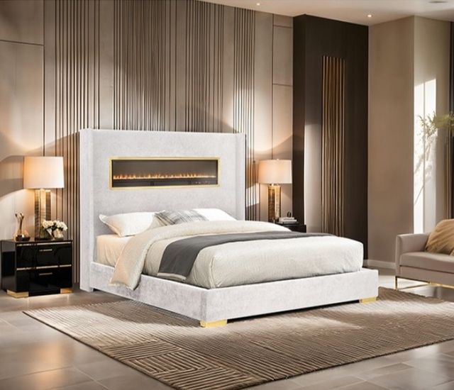 Furniture of America® Danvers White King Panel Bed-1