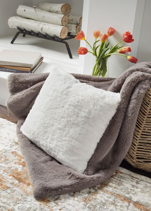 Signature Design by Ashley® Gariland 4-Piece White Pillows-3