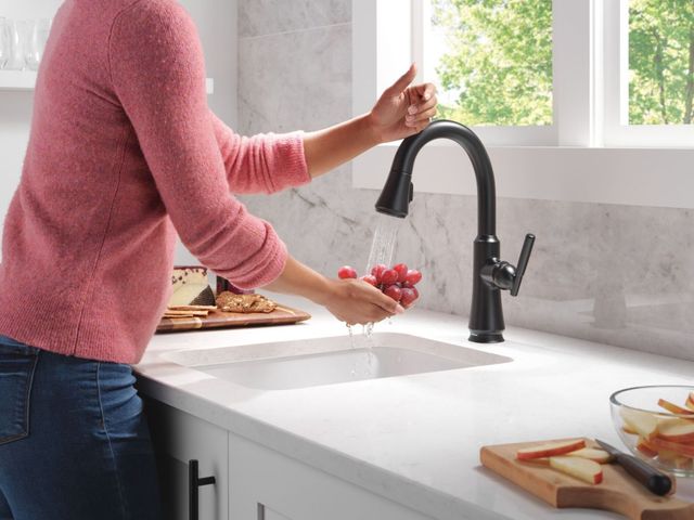 Delta Coranto® Matte Black Touch2O® Bar / Prep Faucet with Touchless Technology-4