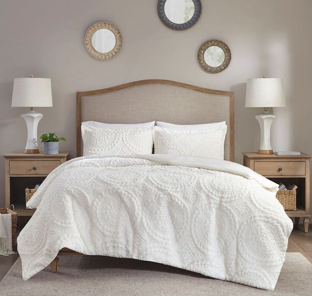 Olliix by Madison Park Arya Ivory Full/Queen Embroidered Medallion Faux Fur Ultra Plush Comforter Mini Set-3