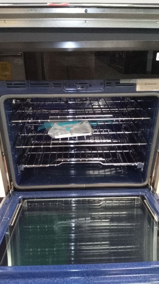 Samsung 30" Fingerprint Resistant Black Stainless Steel Electric Built In Single Wall Oven-3