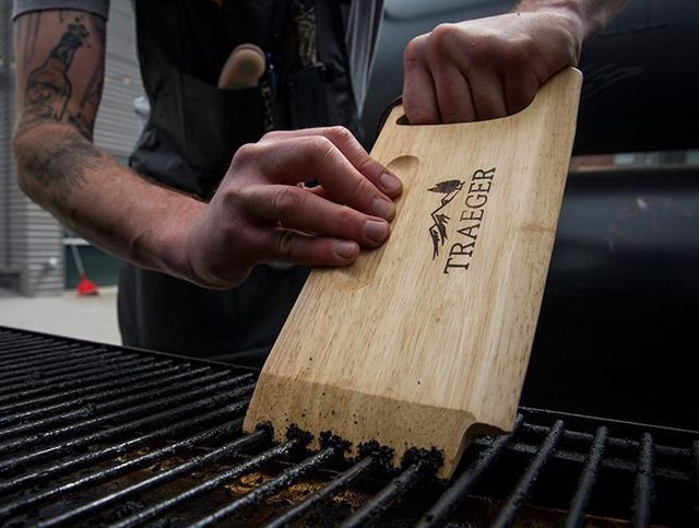 Traeger® Wooden Grill Grate Scrape-3