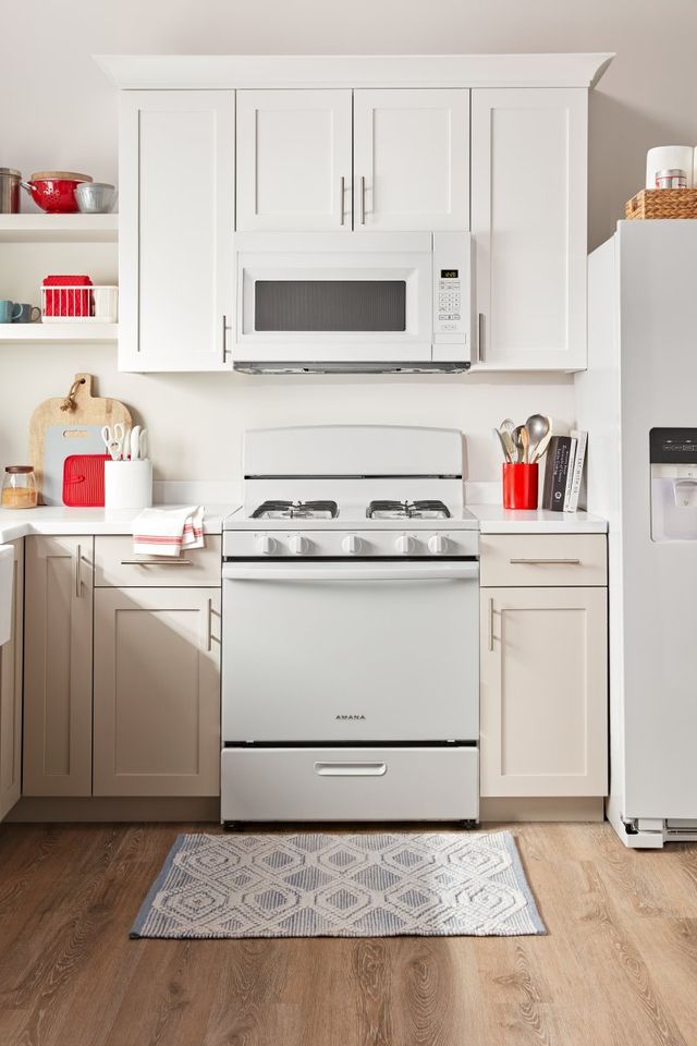 Amana® 30" White Freestanding Gas Range-9