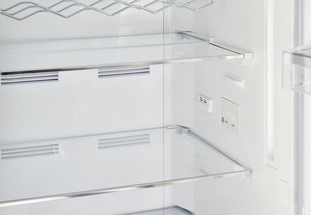 Unique® Appliances Classic Retro 24" 11.7 Cu. Ft. Marshmallow White Counter Depth Bottom Freezer Refrigerator-3