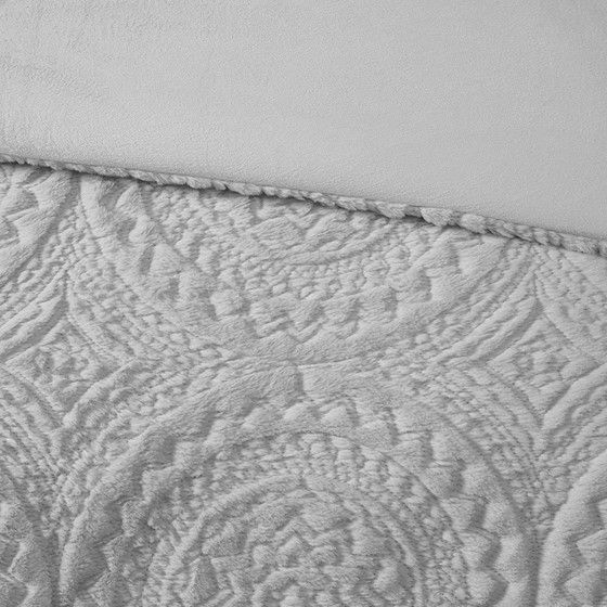 Olliix by Madison Park Arya Grey Full/Queen Embroidered Medallion Faux Fur Ultra Plush Comforter Mini Set-3