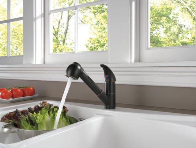 Peerless Core Oil Rubbed Bronze Kitchen Pull-Out Faucet-2
