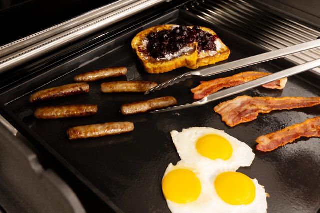 Broil King Black Porcelain Finish Baron / Crown Plancha-1