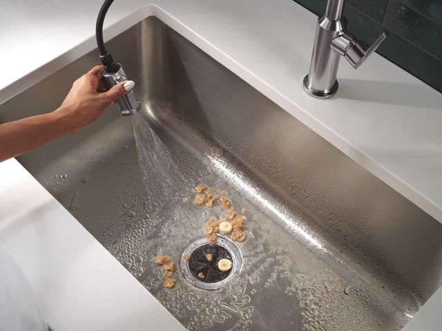 Delta Cordova™ Lumicoat® Arctic Stainless Single Handle Kitchen Faucet-3