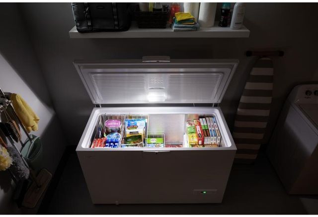 Whirlpool® 16.0 Cu. Ft. White Chest Freezer-8