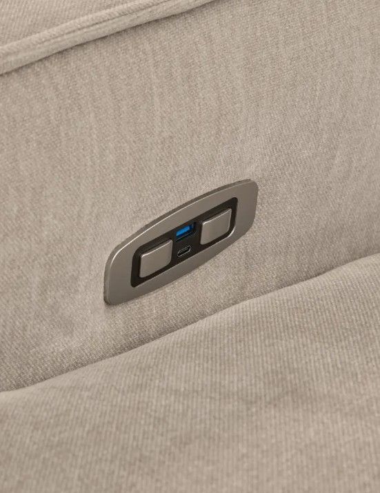 Benchcraft® Carceri 3-Piece Cashmere Power Reclining Small Spaced Sectional Sofa-4
