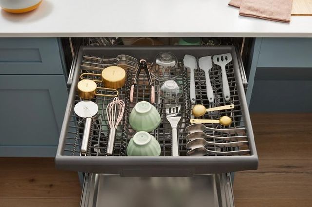 Whirlpool® 24" Fingerprint Resistant Stainless Steel Top Control Built In Dishwasher-5