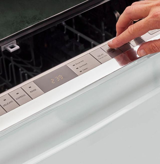 Unique® Appliances Classic Retro 24" Marshmallow White Built In Dishwasher-3