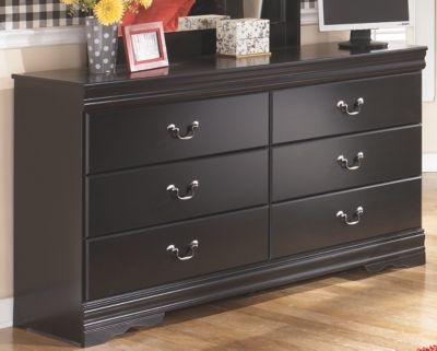 Signature Design by Ashley® Huey Vineyard Black Dresser-1