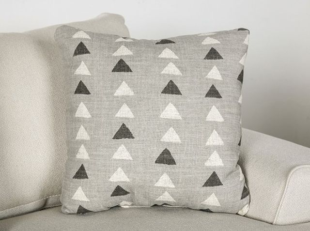 Furniture of America® Hyde Park Gray Loveseat with Pillows-4