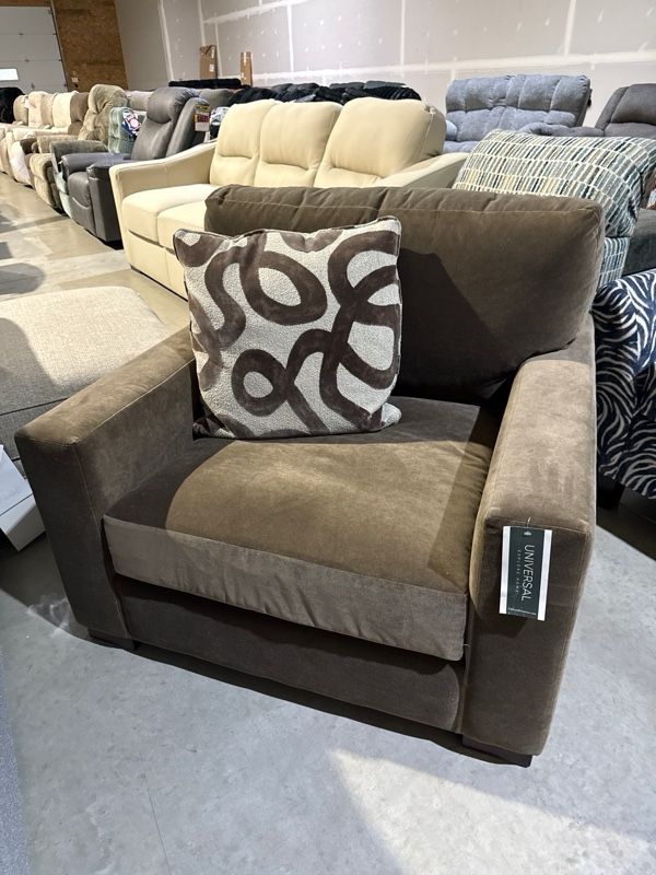 Clearance Universal Explore Home™ Hunter Chair-0