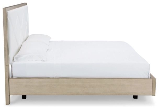 Signature Design by Ashley® Wendora Bisque/White Queen Panel Bed-3