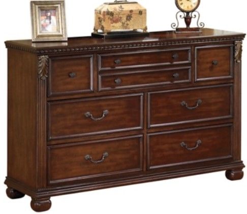Signature Design by Ashley® Leahlyn 6-Piece Warm Brown California King Panel Bed Set-2